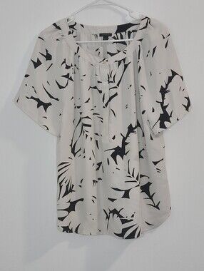 Ann Taylor Women's Black and Cream Printed Top Size Large